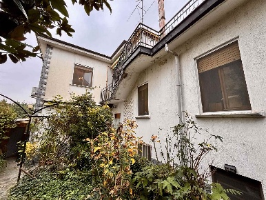 Foto Villa unifamiliare a Gambolò Centro di 150 m² con 3 locali in vendita