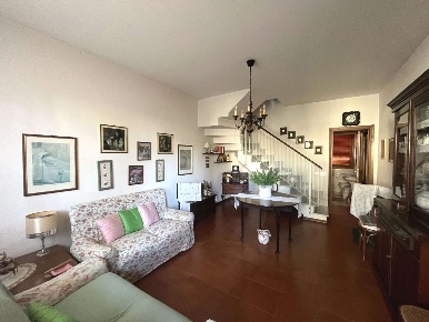 Foto Villa a schiera a Massa Ronchi - Poveromo di 80 m² con 5 locali