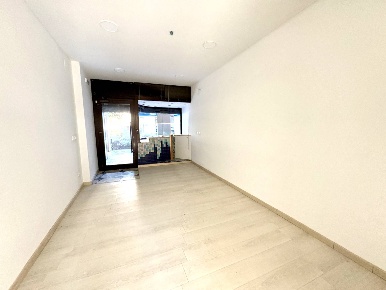 Foto Locale commerciale in Via Mestrina, Venezia Mestre di 40 m² in vendita