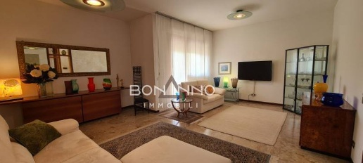 Foto Villa bifamiliare in Via Friuli, Castelfranco Veneto di 220 m²