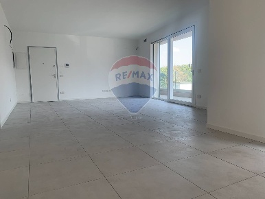 Foto Appartamento in Piazza Libertà, Stezzano di 141 m² con 4 locali