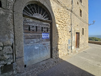 Foto Magazzino in Via Teverina, Bomarzo Centro di 55 m² con 1 locali