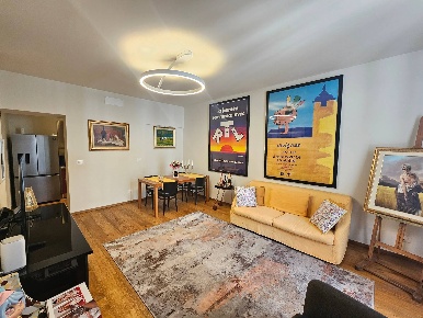 Foto Appartamento in Via Lagrange, Torino Via Roma di 95 m² con 3 locali