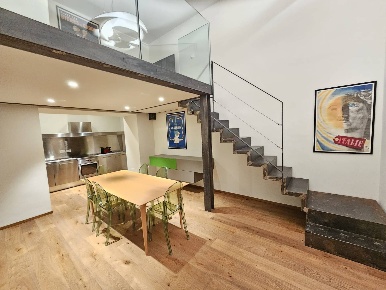 Foto Appartamento in Via Lagrange, Torino Via Roma di 103 m² con 3 locali