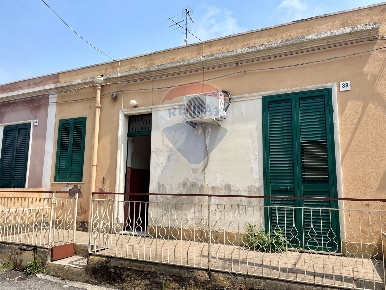 Foto Casa indipendente in Via Calvario, Acireale di 75 m² con 3 locali