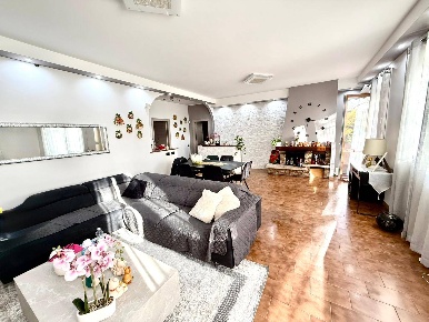 Foto Appartamento a Alessandria Cristo di 143 m² con 5 locali in vendita