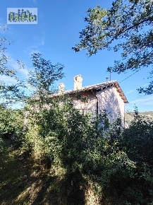 Foto Casa indipendente in CONTRADA TESINO, Offida di 167 m² con 8 locali