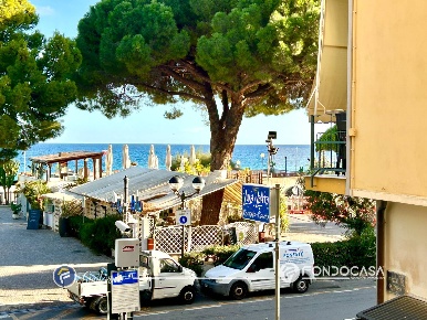 Foto Appartamento in Lungomare Marconi, Spotorno di 70 m² con 3 locali