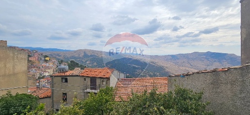 Foto Case semi ndipendenti in Via Bandiera, Capizzi di 140 m² con 6 locali