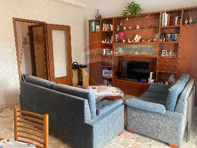 Foto Appartamento in Viale Delle Medaglie D'oro, Catania di 122 m²