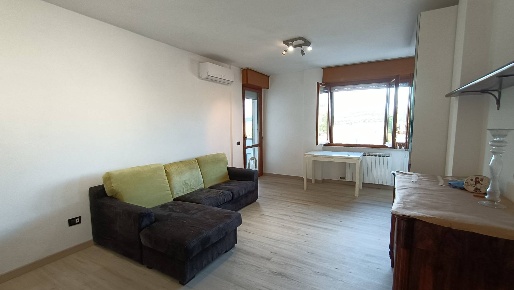 Foto Appartamento in Via Campanile, Macerata Centro di 102 m² con 3 locali