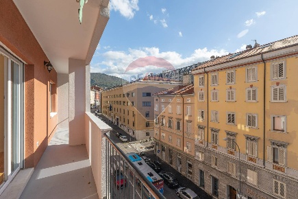 Foto Appartamento in Via Giulia, Trieste Cologna - Università di 76 m²