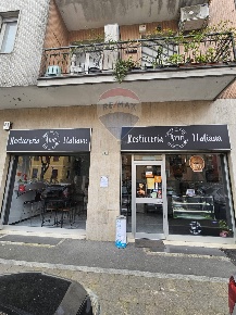 Foto Attività commerciale a Pero Centro di 70 m² con 2 locali in vendita