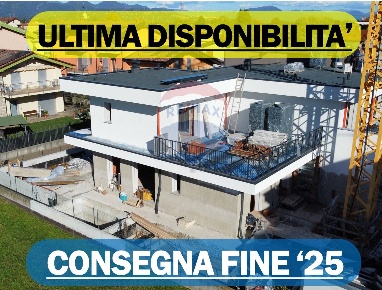 Foto Villa unifamiliare a Bonate Sopra Centro di 251 m² con 4 locali
