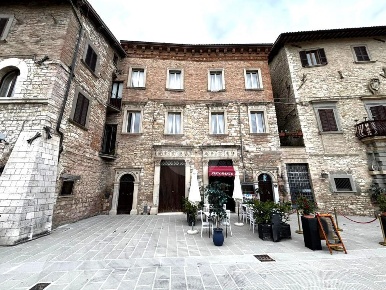 Foto Appartamento in Piazza 40 Martiri, Gubbio Centro di 70 m² con 4 locali