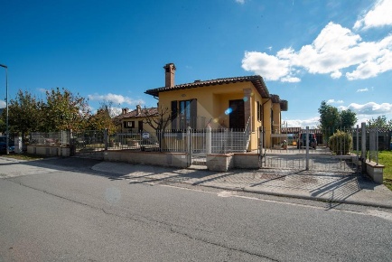 Foto Casa indipendente in Via Rita Atria, Gubbio di 85 m² con 6 locali