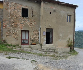 Foto Casa indipendente a Lamporecchio di 175 m² con 7 locali in vendita