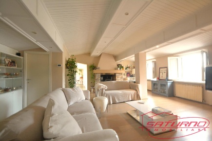 Foto Appartamento a Lucca Piazza Anfiteatro - Torre Guinigi di 160 m²