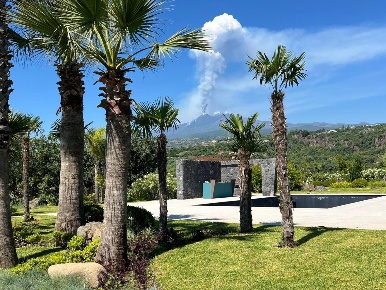 Foto Villa unifamiliare a Fiumefreddo di Sicilia di 150 m² con 5 locali