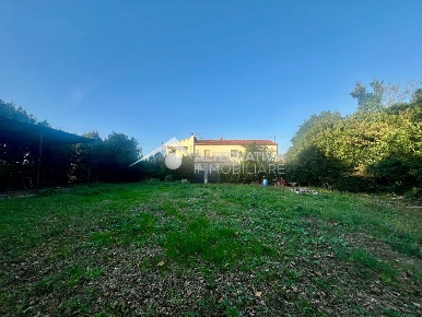 Foto Rustico a San Giuliano Terme San Giuliano Terme Paese di 400 m²