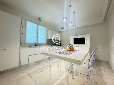 Foto Villa bifamiliare a Forte dei Marmi Centro di 120 m² con 4 locali