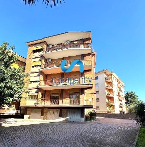 Foto Appartamento in VIA RUGGIERO 17, Caserta Ospedale di 140 m² in vendita