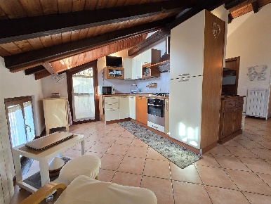 Foto Appartamento in via San Giacomo 6, Bernareggio Centro di 75 m²