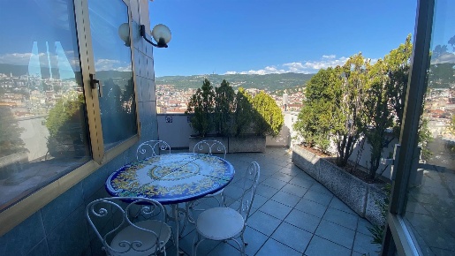 Foto Attico in Via della Guardia 1, Trieste San Giacomo di 150 m²
