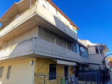 Foto Appartamento a Martinsicuro Centro di 80 m² con 4 locali in affitto