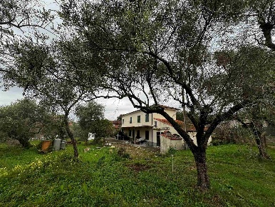 Foto Casa indipendente a Santo Stefano di Magra di 170 m² con 7 locali