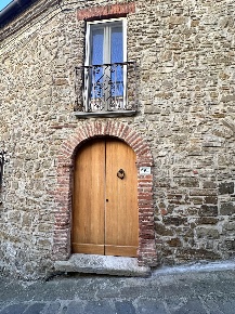 Foto Appartamento a Ogliastro Cilento Centro di 155 m² con 6 locali