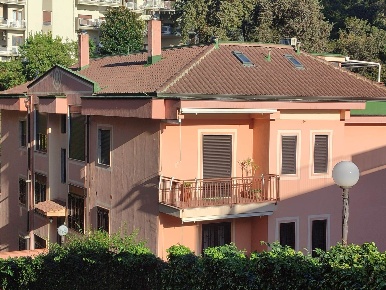 Foto Appartamento in VIALE DEI TIGLI 7, Salerno di 115 m² con 5 locali