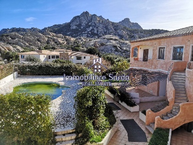 Foto Appartamento in via l'aldiola, Arzachena Porto Cervo di 719 m²