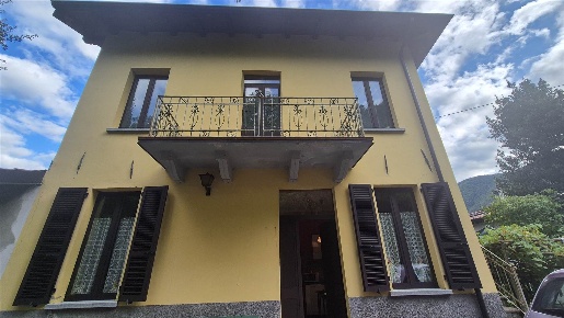 Foto Appartamento a Corte Brugnatella di 141 m² con 5 locali in vendita