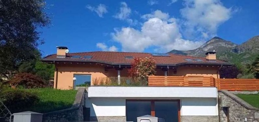 Foto Villa unifamiliare in Via CASTELLO 4b, Griante di 273 m² con 6 locali