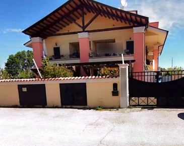 Foto Appartamento in Via delle Primule, Pomezia Campo Jemini di 64 m²