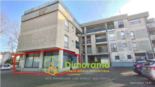 Foto Ufficio in Via Padre Reginaldo Giuliani 95 21047 Saronno VA Italia,