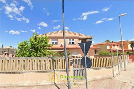 Foto Appartamento in Via Stazione 77, Uta di 62 m² con 4 locali in vendita