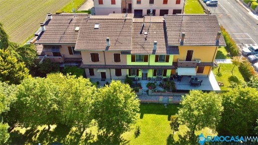 Foto Villa a schiera in Via Padania 22, Gonzaga Bondeno di 165 m²