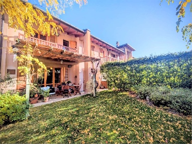 Foto Villa a schiera in ronchet di sotto, Quart Villair Amerique di 160 m²