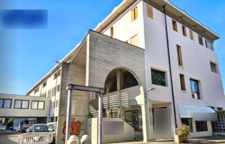 Foto Ufficio in Via Asilo Bonazzi, Arzignano Centro di 110 m² con 1 locali