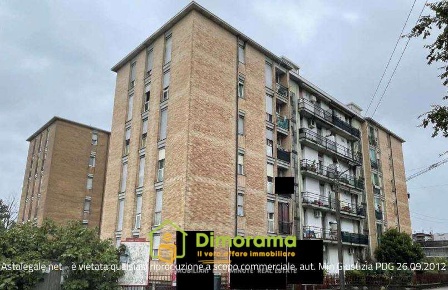 Foto Appartamento in Via Sant'Anna 24, Solaro Centro di 74 m² con 4 locali