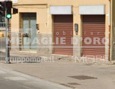 Foto Negozio in Via Luosi, Modena San Faustino di 40 m² con 1 locali