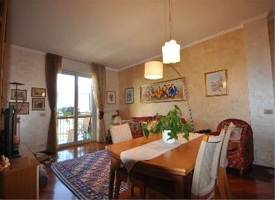 Foto Appartamento in Piazza della Repubblica 19, Villadossola di 104 m²