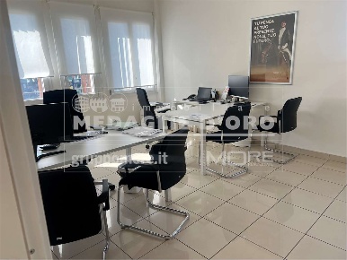 Foto Ufficio in Via Emilia Est  777, Modena San Lazzaro di 372 m²