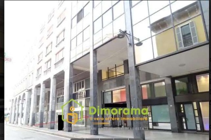 Foto Negozio in Via Carlo Cattaneo 5, Busto Arsizio di 276 m² con 2 locali