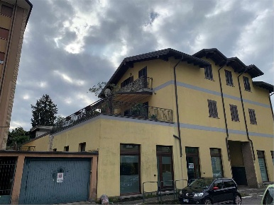 Foto Appartamento in Via Gramsci 7, Sesto Calende Centro di 150 m²