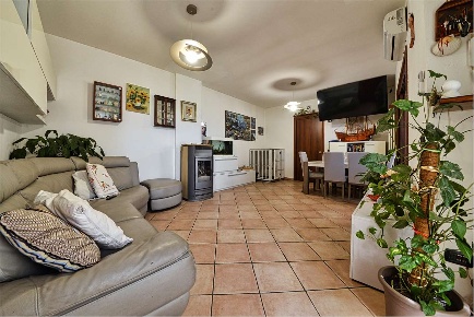 Foto Appartamento in Via Dante 9, Luisago Centro di 85 m² con 3 locali