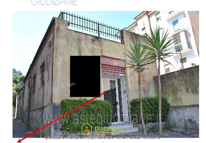 Foto Negozio in Via S. Eframo Vecchio 9 80137 Napoli NA Italia, Napoli