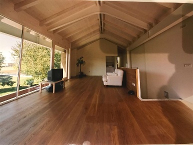 Foto Villa unifamiliare a Pasiano di Pordenone di 400 m² con 10 locali